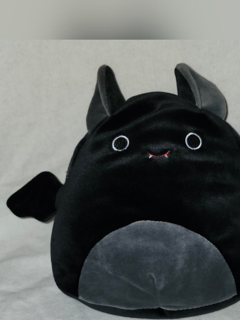 Bioworld Emily Bat Plush Makeup Bag – Hot Topic Exclusive – NWOT - Picture 2 of 10